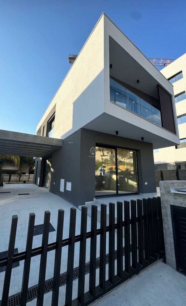 3 bedrooms Villa in Agios Athanasios, Cyprus No. 19098