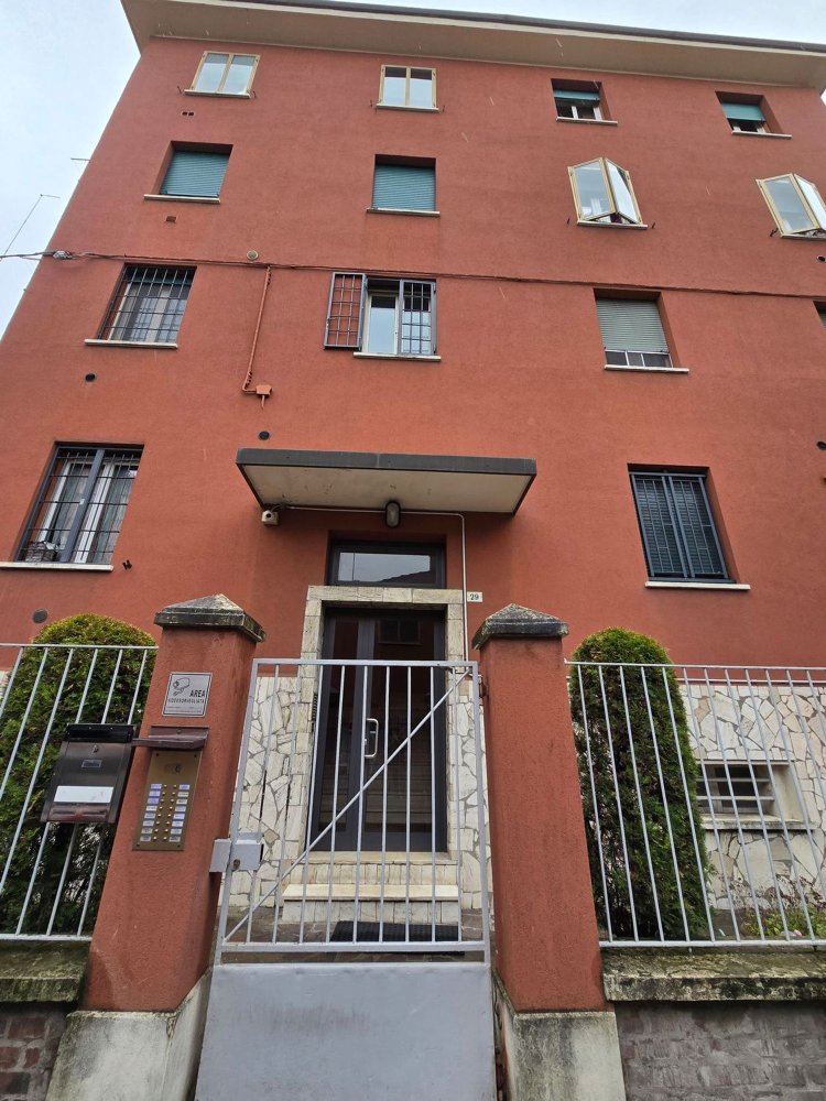 2 rooms Apartment in Bologna, Italy No. 251069