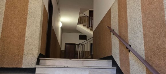 2 rooms Apartment in Bologna, Italy No. 251069 3