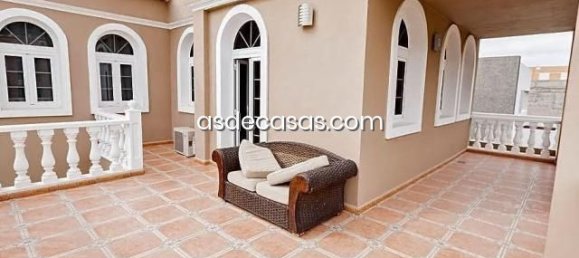 4 bedrooms Villa in Adeje, Spain No. 24981 22