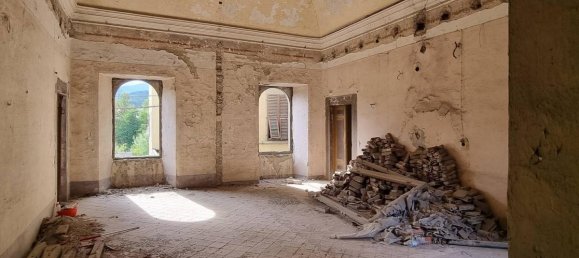 Studio in Pontremoli, Italy No. 1548 3