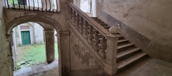 Studio in Pontremoli, Italy No. 1548 12