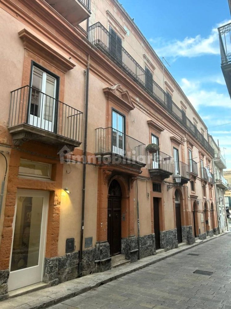 4 bedrooms Apartment in Ragusa, Italy No. 310414