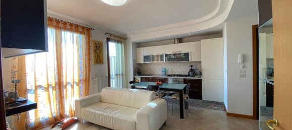 4 rooms Apartment in Montescudo Monte Colombo, Italy No. 102668 8