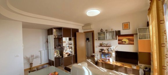 4 rooms Apartment in Montescudo Monte Colombo, Italy No. 102668 5