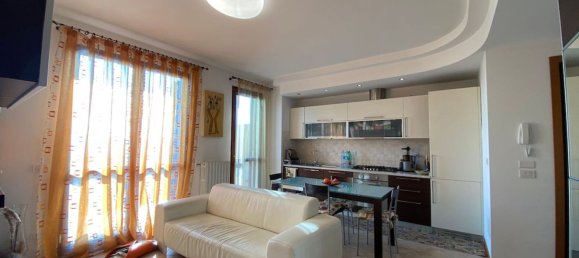 4 rooms Apartment in Montescudo Monte Colombo, Italy No. 102668 3