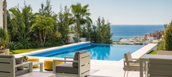 5 bedrooms Villa in Marbella, Spain No. 4806 25