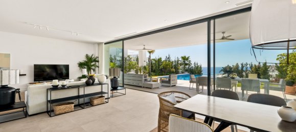 5 bedrooms Villa in Marbella, Spain No. 4806 6