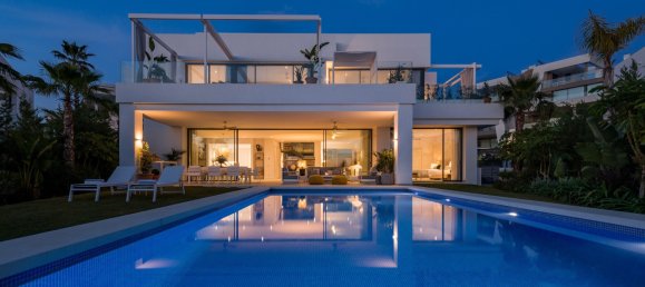 5 bedrooms Villa in Marbella, Spain No. 4806 29