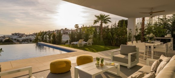 5 bedrooms Villa in Marbella, Spain No. 4806 23