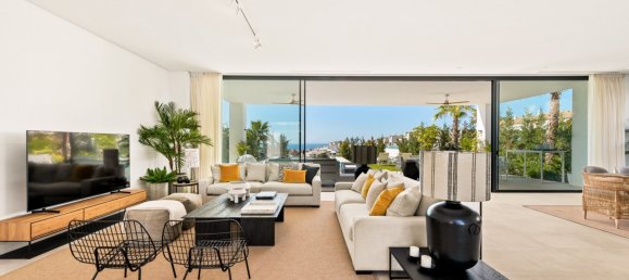 5 bedrooms Villa in Marbella, Spain No. 4806 3