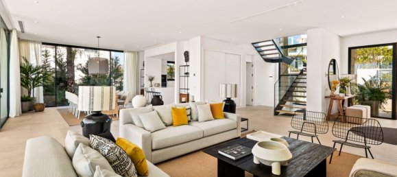 5 bedrooms Villa in Marbella, Spain No. 4806 5