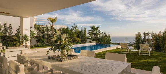 5 bedrooms Villa in Marbella, Spain No. 4806 22