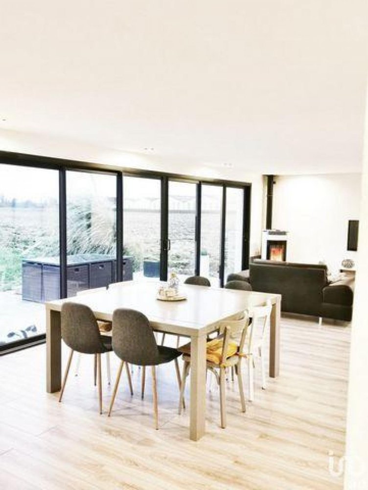 4 bedrooms House in Steenwerck, France No. 30491