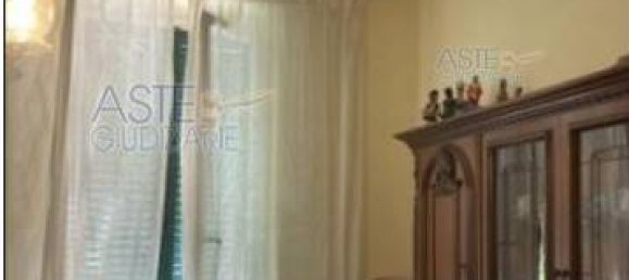 4 bedrooms Apartment in Livorno, Italy No. 354623 4