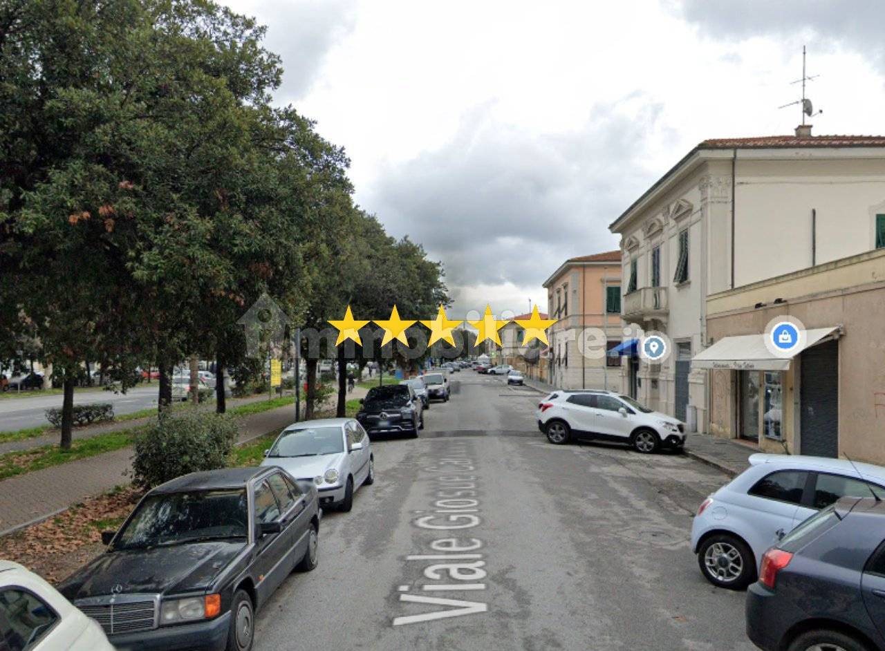 4 bedrooms Apartment in Livorno, Italy No. 354623