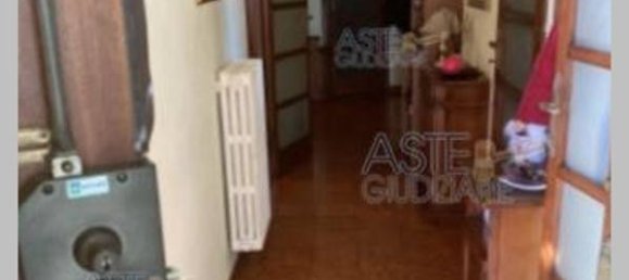 4 bedrooms Apartment in Livorno, Italy No. 354623 18