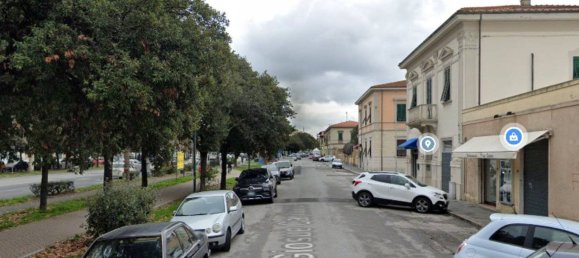 4 bedrooms Apartment in Livorno, Italy No. 354623 2