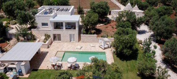 4 bedrooms Villa in Ostuni, Italy No. 744 2