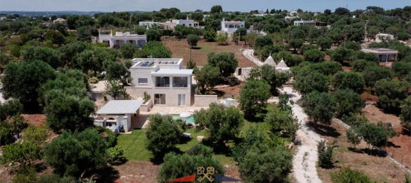 4 bedrooms Villa in Ostuni, Italy No. 744 3