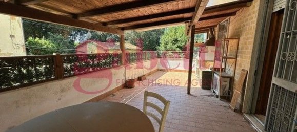 5 rooms Apartment in Collesalvetti, Italy No. 67572 5