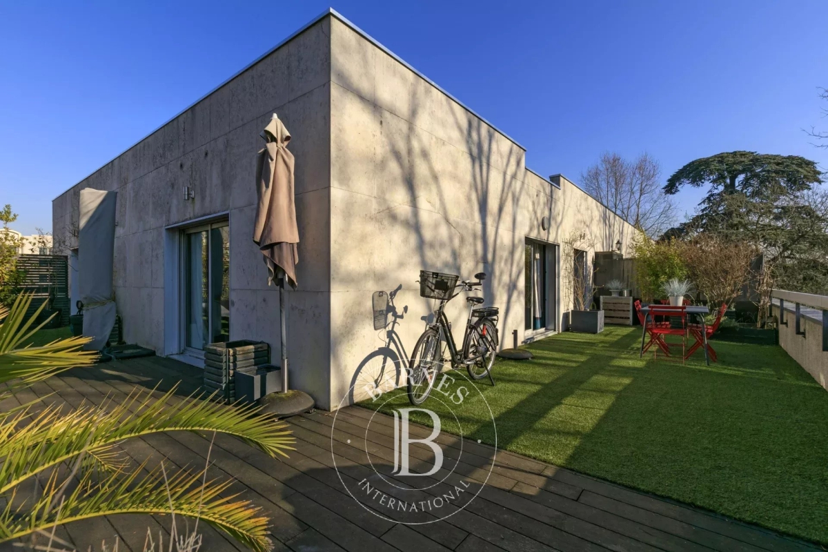 6-Zimmer Wohnung in Suresnes, France, Nr. 114553