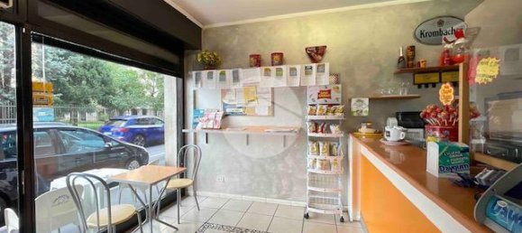 Коммерческая недвижимость с 3 комнатами в Брессо, Италия № 73130 37