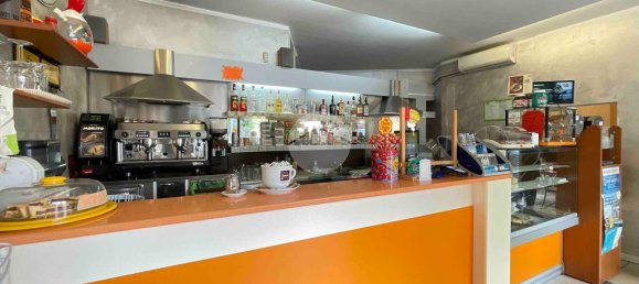 Коммерческая недвижимость с 3 комнатами в Брессо, Италия № 73130 24