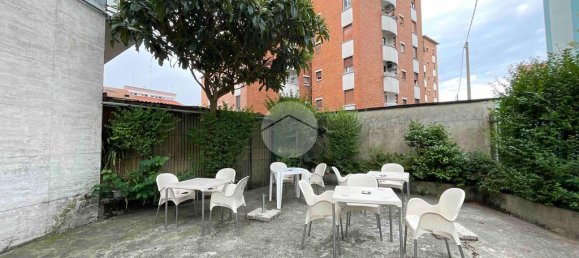 Коммерческая недвижимость с 3 комнатами в Брессо, Италия № 73130 13