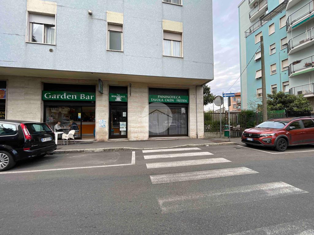 Коммерческая недвижимость с 3 комнатами в Брессо, Италия № 73130