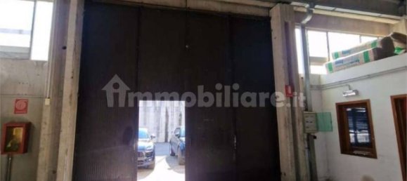 Almacén de 2 habitaciónes en Senna Comasco, Italy No. 374303 2