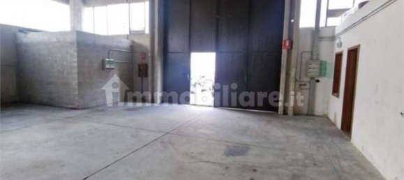 Almacén de 2 habitaciónes en Senna Comasco, Italy No. 374303 5