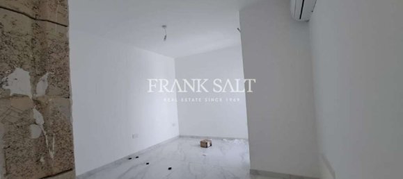 3 bedrooms Penthouse in Birkirkara, Malta No. 259 3