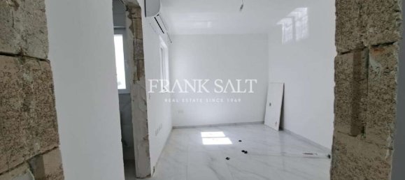 3 bedrooms Penthouse in Birkirkara, Malta No. 259 4