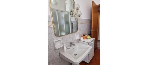 5 rooms Apartment in Florence, Italy No. 32367 26