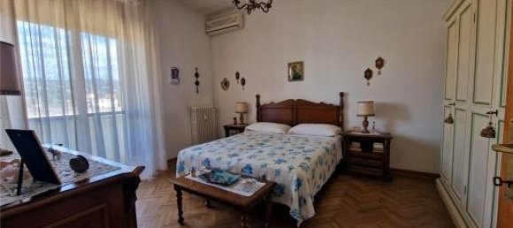 5 rooms Apartment in Florence, Italy No. 32367 13