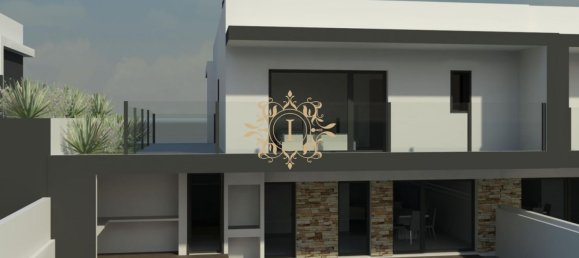 4 bedrooms House in Almada, Portugal No. 10978 3