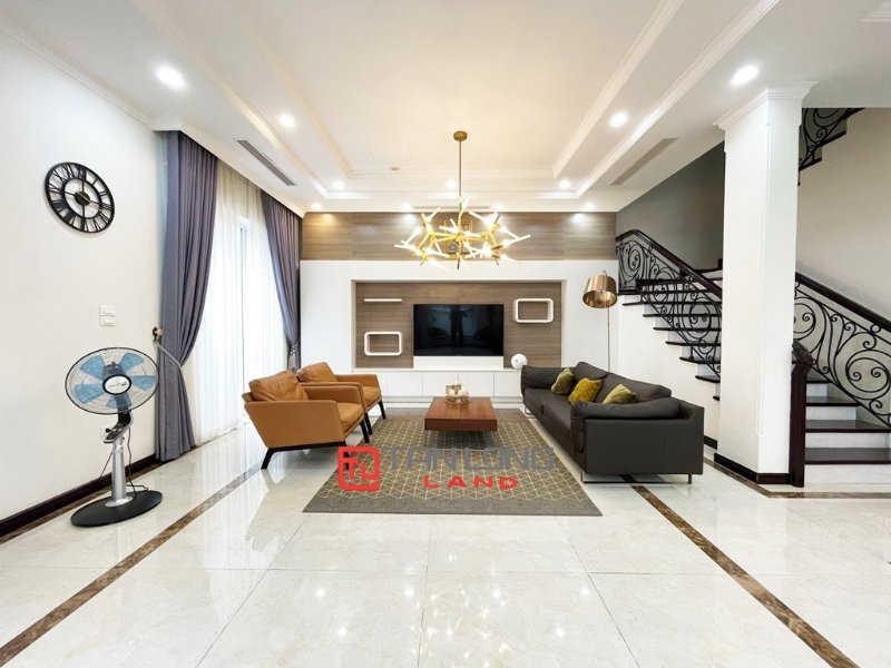 3 bedrooms Villa in Long Bien, Vietnam No. 525