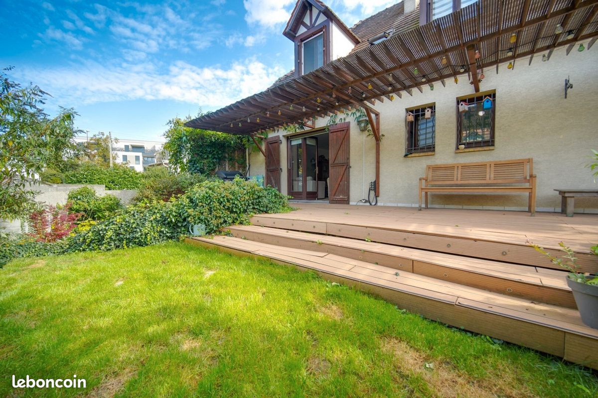 4 bedrooms House in Livry-Gargan, France No. 186825