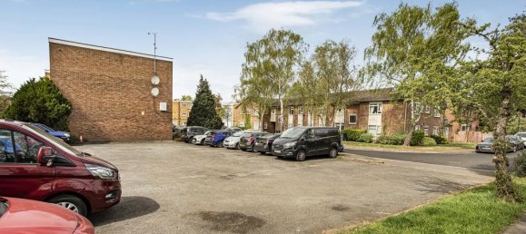 1 bedroom Apartment in Whitton, United Kingdom No. 8523 24