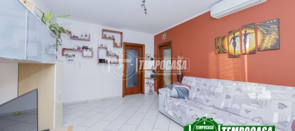 3-salle Appartement à Locate di Triulzi, Italy No. 293701 9