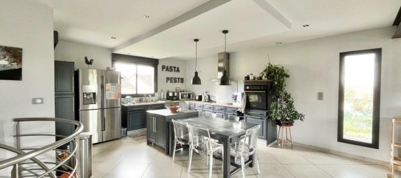 4 bedrooms House in Castelginest, France No. 361577 4