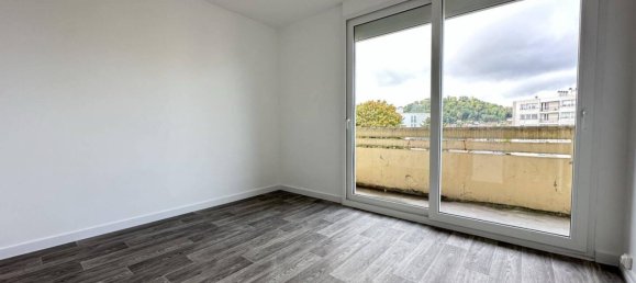 2 bedrooms Apartment in Laon, France No. 230473 9