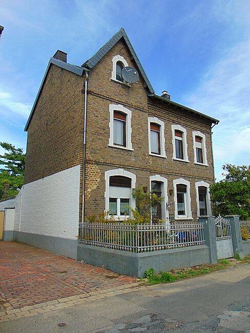 5 rooms Townhouse in Duren, Germany No. 284388