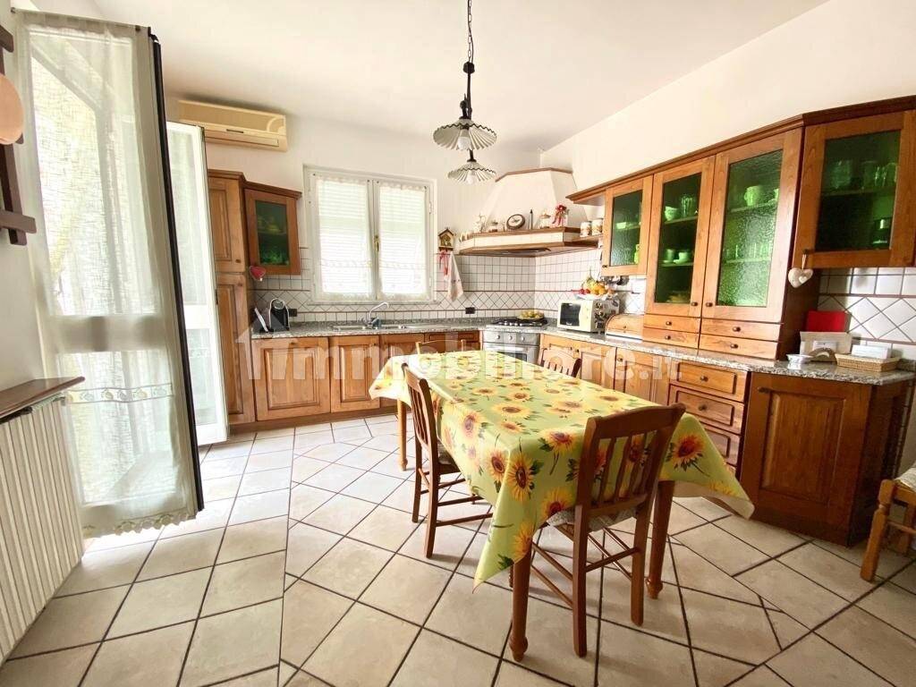 Casa de 5 divisões em Massa, Italy N.º 215058