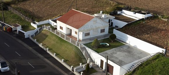 3 bedrooms House in Angra do Heroismo, Portugal No. 21573 32