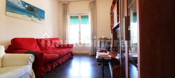 Apartamento de 2 dormitorios en Genoa, Italy No. 36618 2