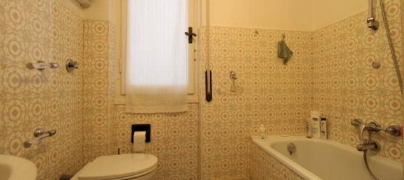 Apartamento de 2 dormitorios en Genoa, Italy No. 36618 26