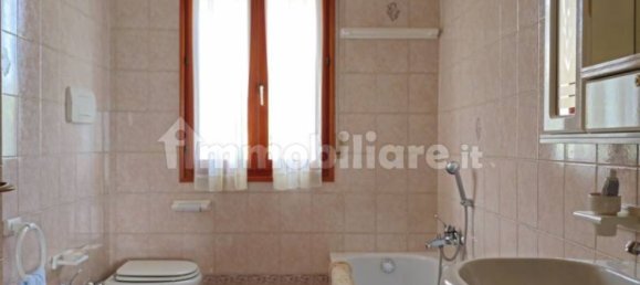 3 bedrooms House in Toano, Italy No. 260852 14