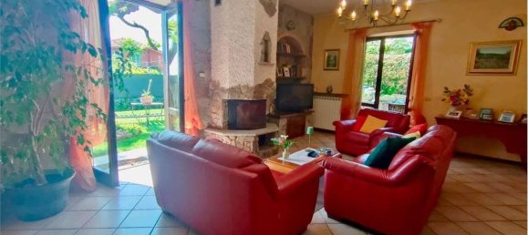 4 bedrooms Villa in Besozzo, Italy No. 342839 9